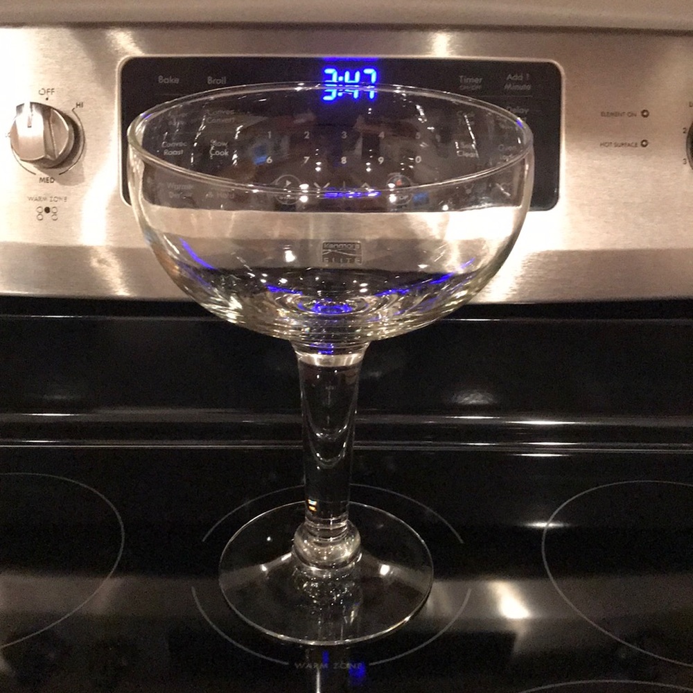 Giant Wine Glass Bowl - Picture 4 of 8